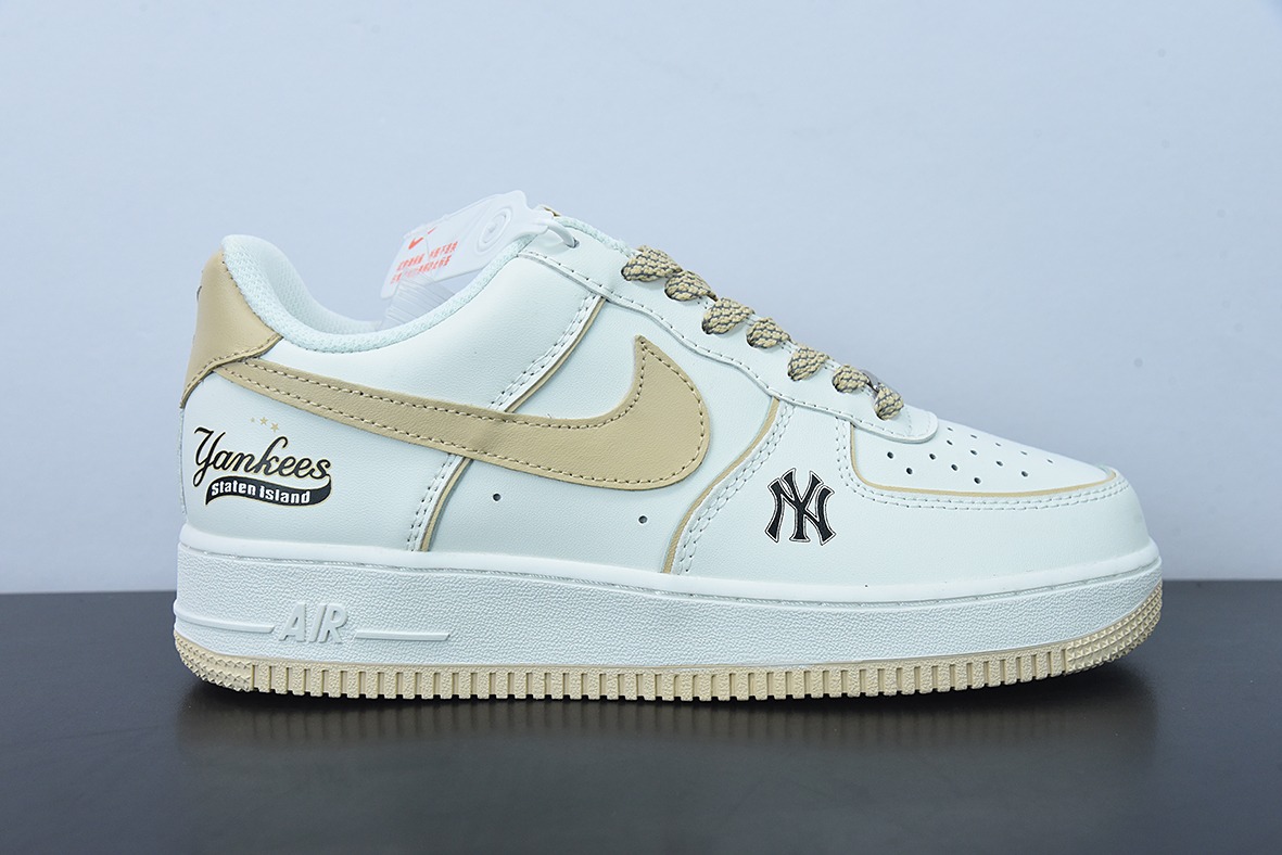 MLB x Nike Air Force 1 Low"MLB/Khaki"空军一号 “皮革米白卡其边NY印花”低帮运动鞋 货号:BS8806-555