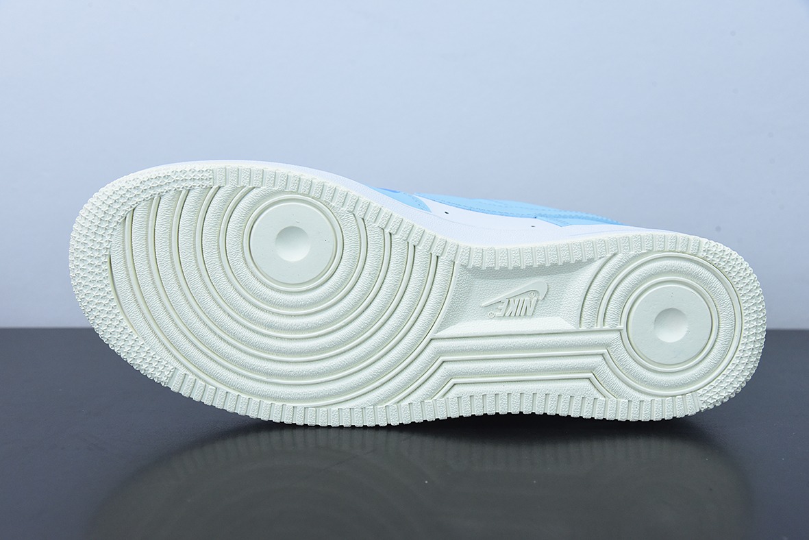 Air Force 1 07 LV8"Light Blue/Love"空军一号天蓝白蝴蝶花朵印花”低帮运动鞋 货号CW2288-661
