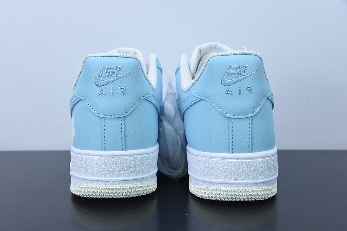 Air Force 1 07 LV8"Light Blue/Love"空军一号天蓝白蝴蝶花朵印花”低帮运动鞋 货号CW2288-661
