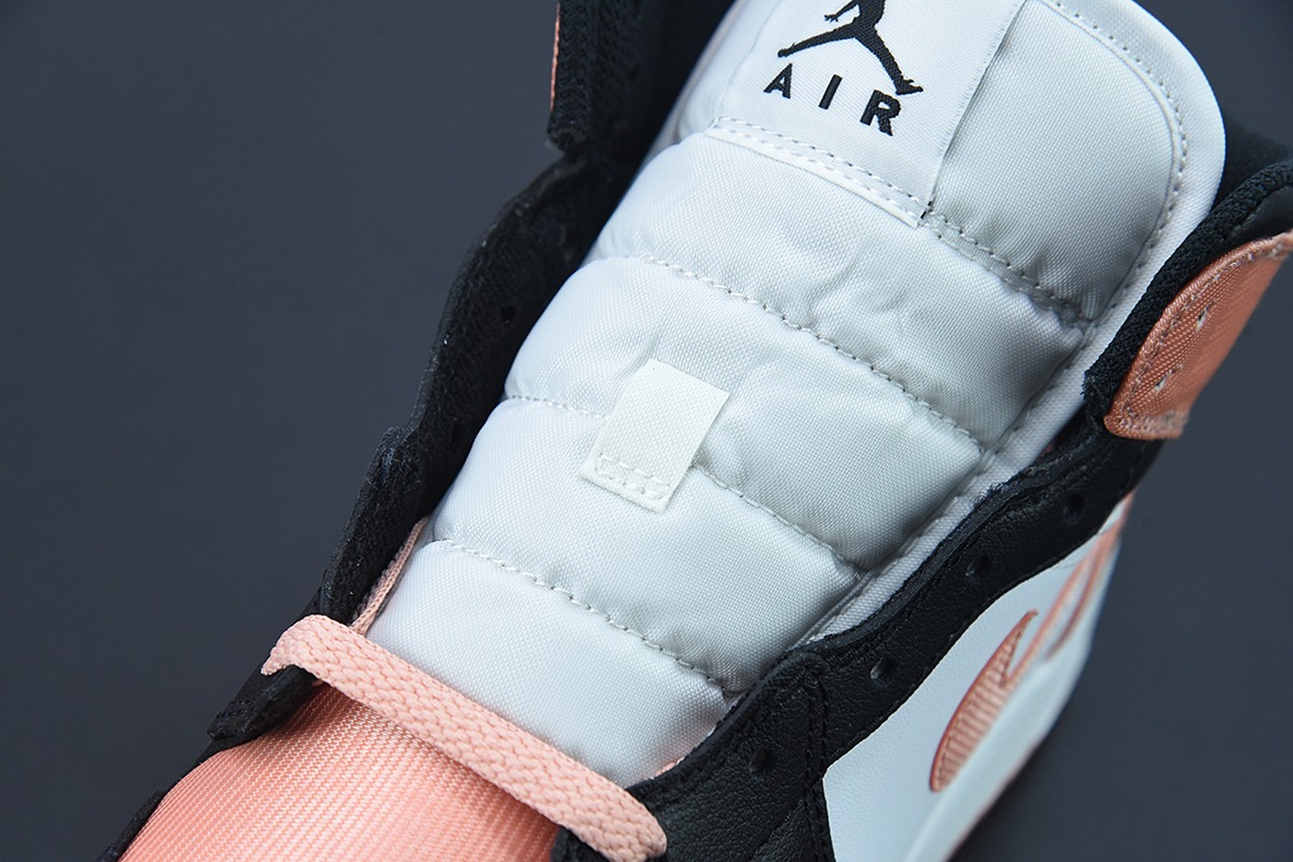 Air Jordan 1 Mid  黑白粉  aj1中帮系列货号：DM9077-108SIZE