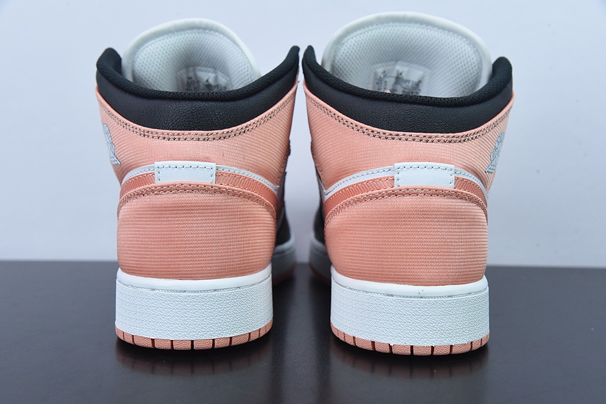 Air Jordan 1 Mid  黑白粉  aj1中帮系列货号：DM9077-108SIZE