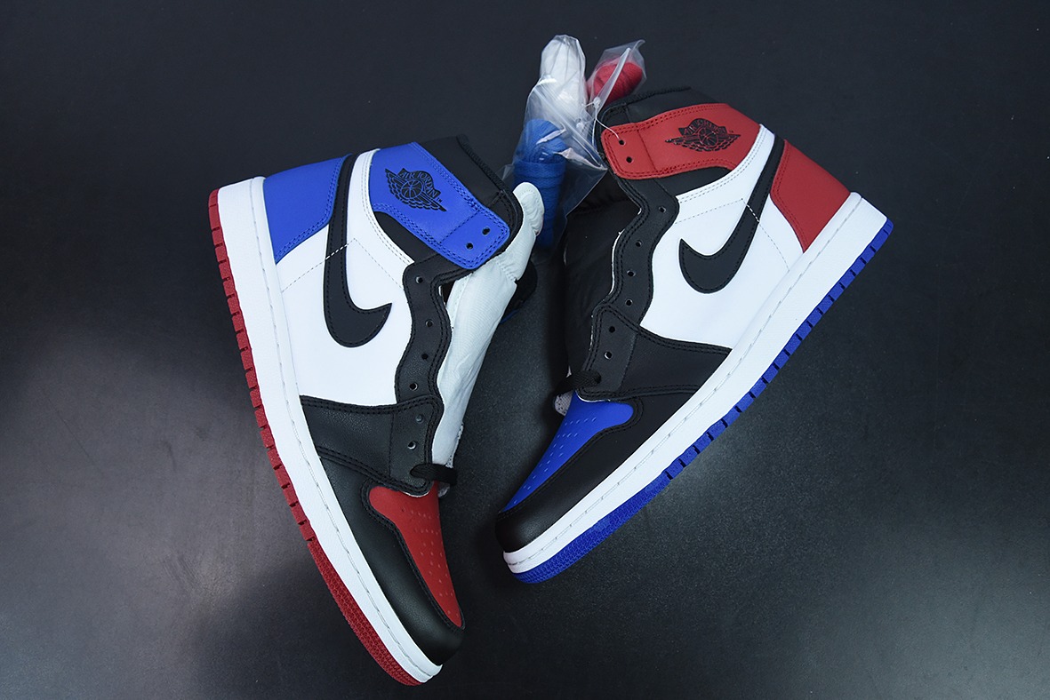 L00H6 Air Jordan 1 TOP3 AJ1 黑红鸳鸯 AJ1高帮篮球鞋 货号:555088-026