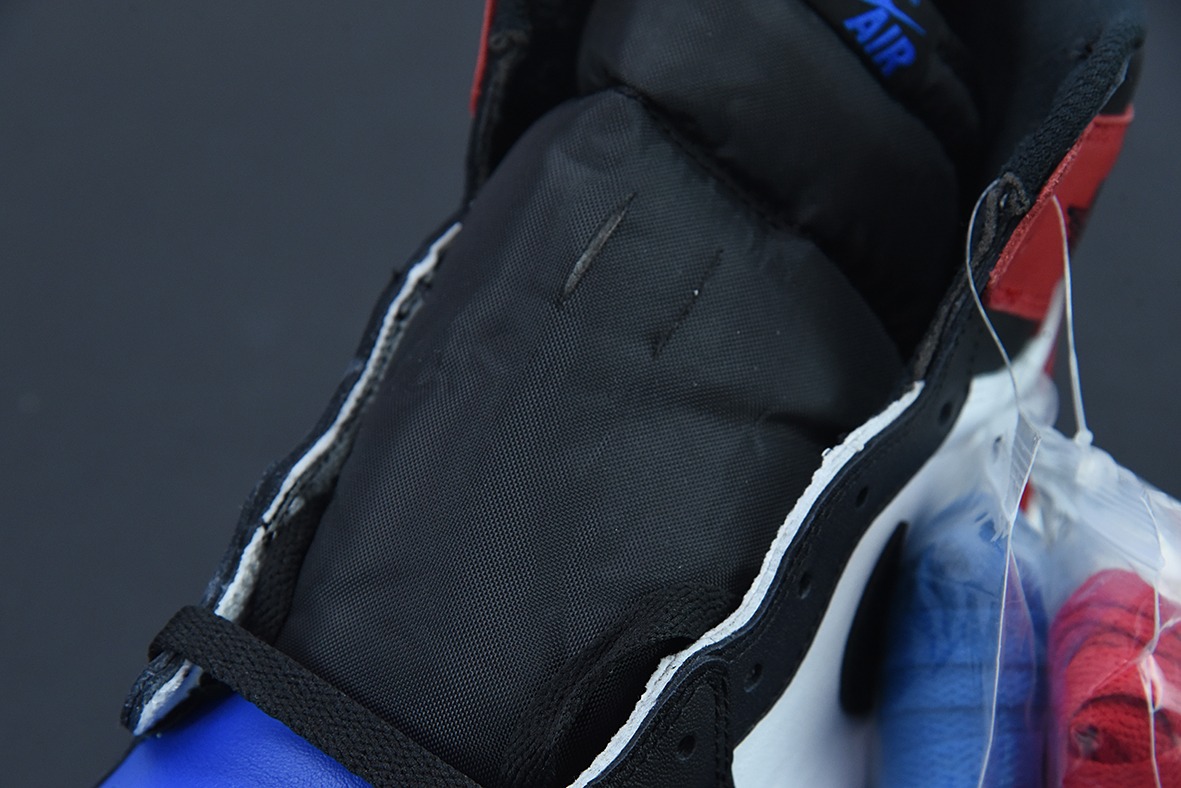 L00H6 Air Jordan 1 TOP3 AJ1 黑红鸳鸯 AJ1高帮篮球鞋 货号:555088-026