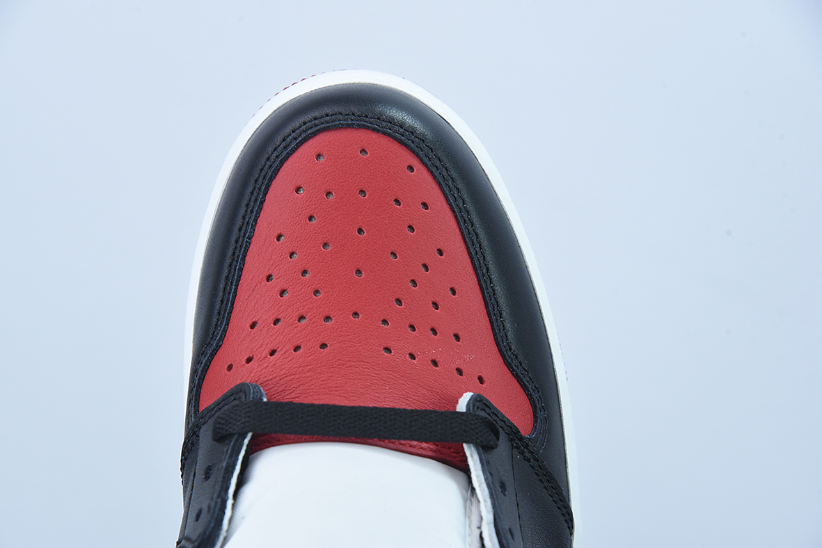 L00H6 Air Jordan 1 TOP3 AJ1 黑红鸳鸯 AJ1高帮篮球鞋 货号:555088-026