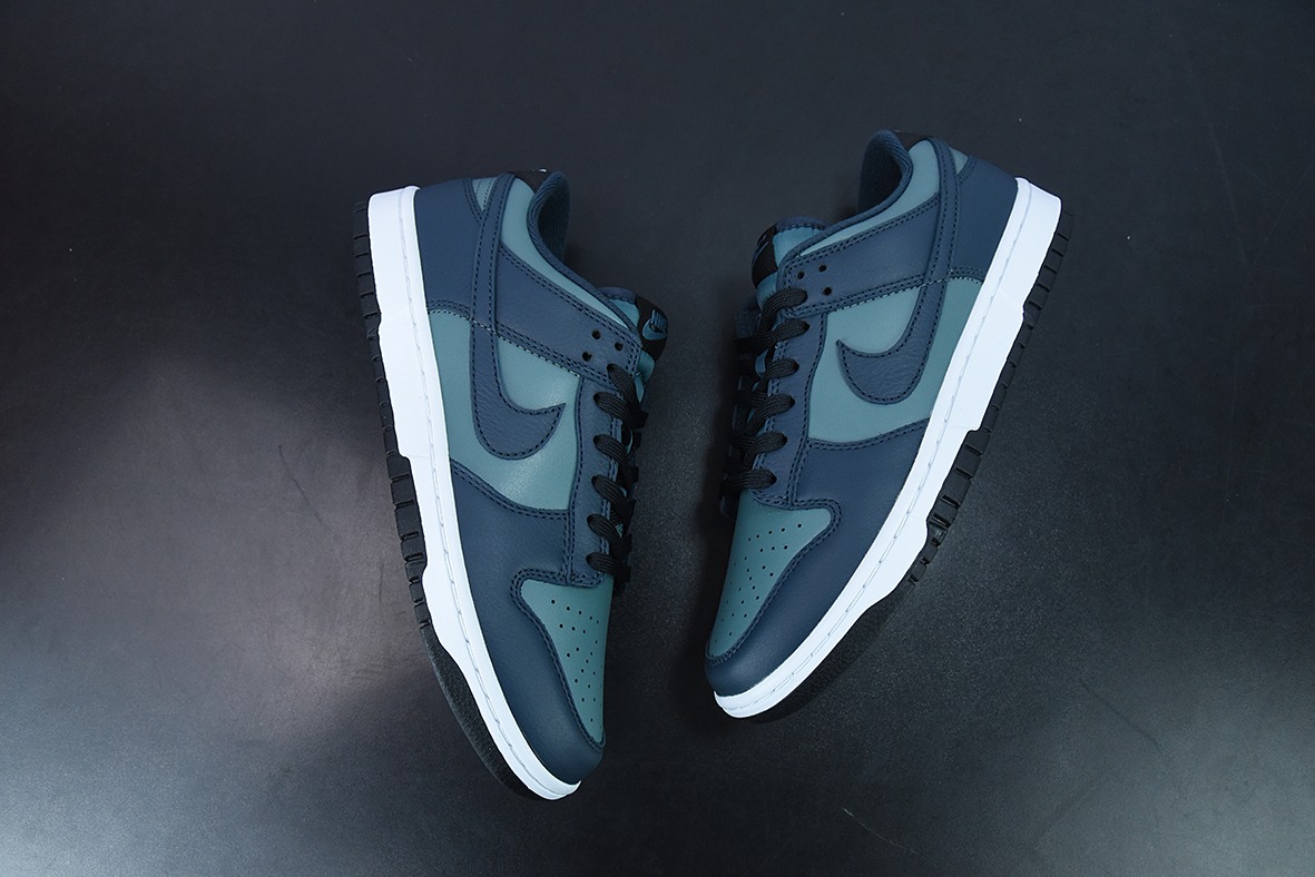 NK Dunk Low " Ocean" 墨水蓝低帮运动休闲板鞋 货号:DR9705-300