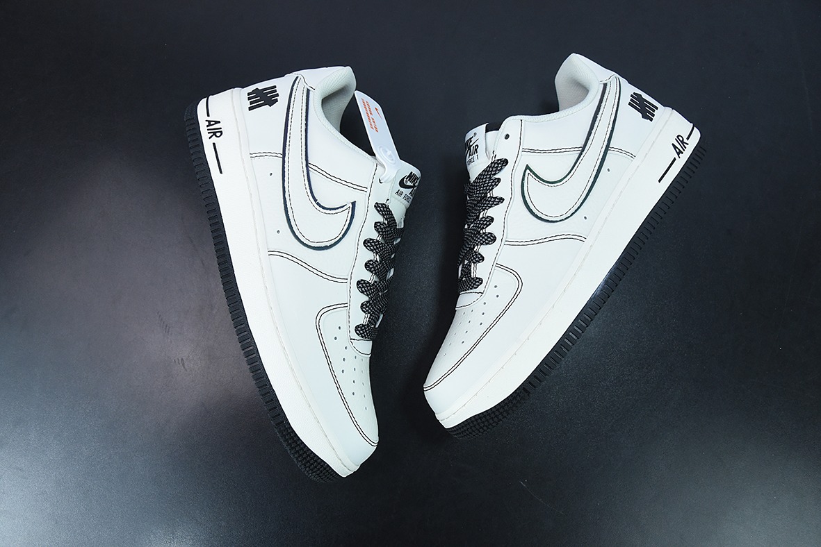 UNDEFEATED x Air Force 1´07"Beige/Black 3M"空军一号经典皮革米白黑五杠3M反光”低帮 货号:HL5263-896