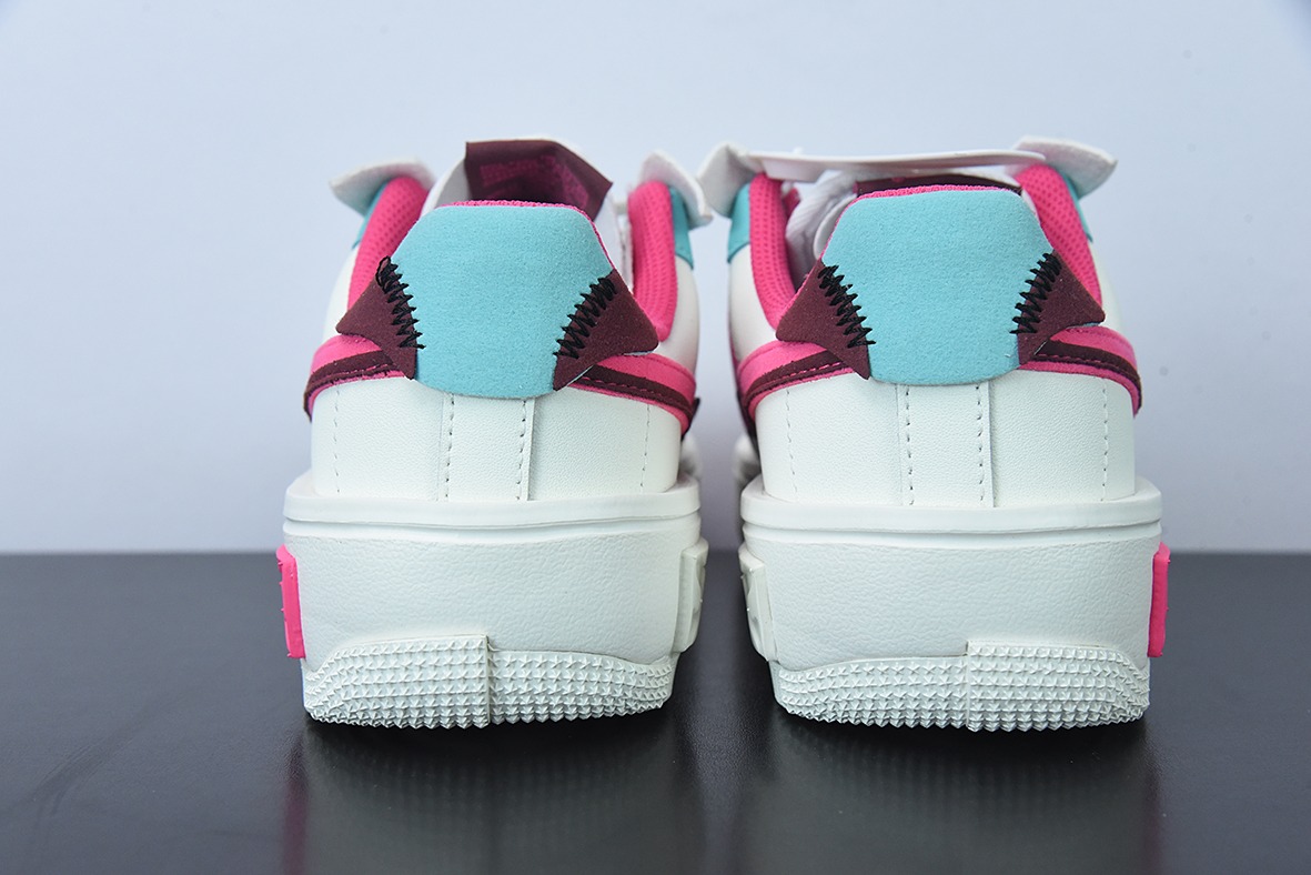Nike Air Force 1 AF1 空军一号/低帮 白蓝红 解构货号：DO6146-101