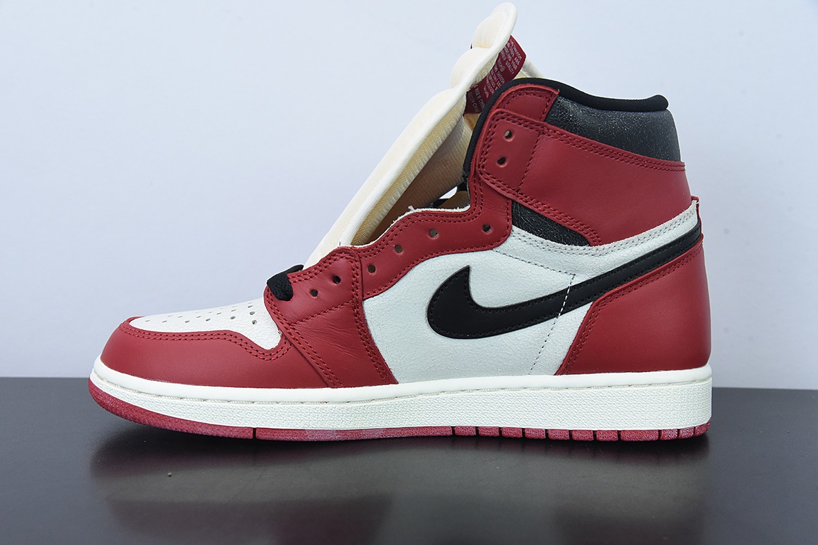 Air Jordan 1 Retro High OG " Chicago Reimagined " 做旧芝加哥高帮运动鞋 货号 ：DZ5485-612