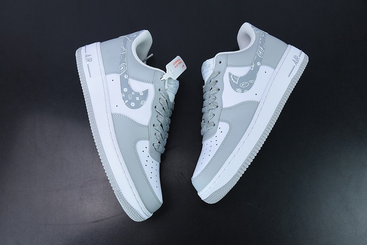 Nike Air Force 1 Low ’07 灰白腰果花 配色 空军一号低帮货号：XM6321-736