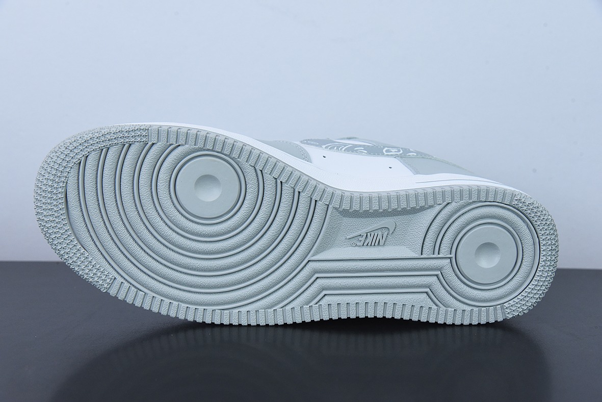 Nike Air Force 1 Low ’07 灰白腰果花 配色 空军一号低帮货号：XM6321-736