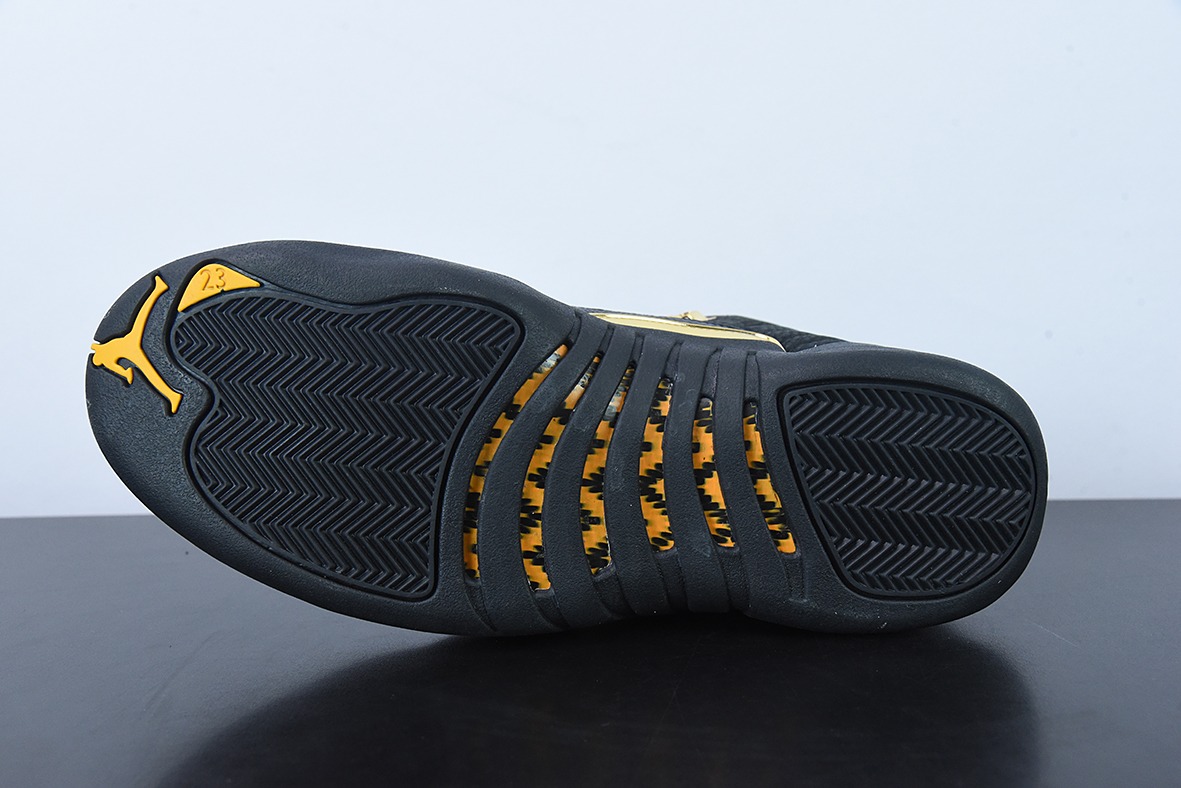Air Jordan 12 “Stealth” 是 Jordan Brand 的全新配色男士高帮篮球鞋 货号：CT8013-071