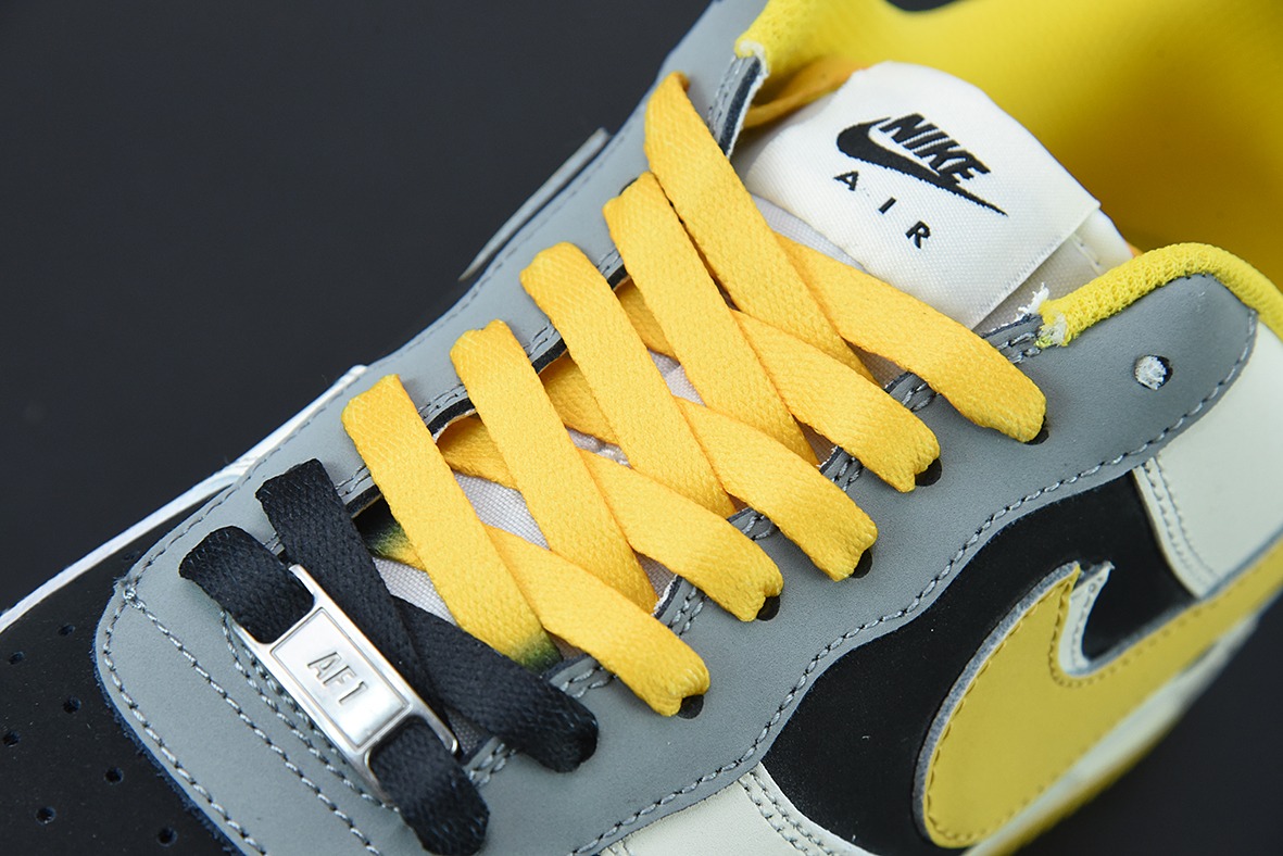 Nike Air Force 1 Low 笑脸双勾 空军一号低帮运动休闲板鞋货号：AF1234-004