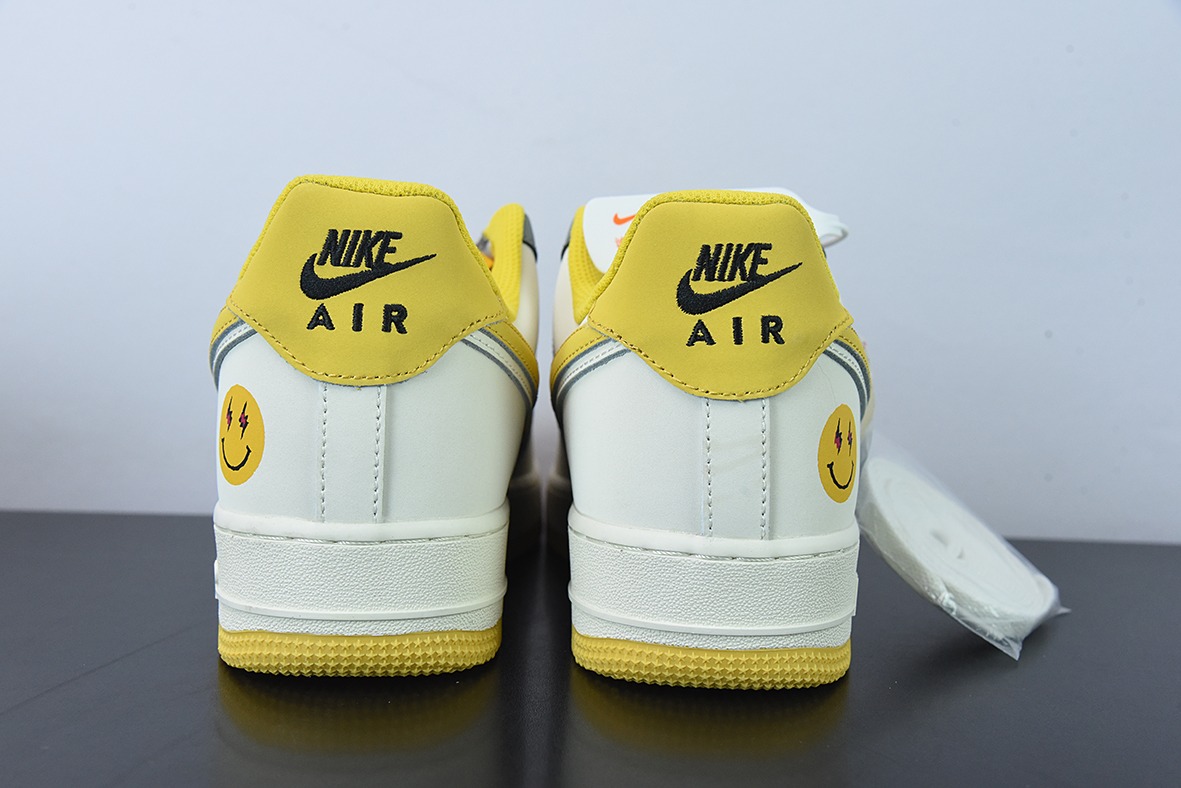 Nike Air Force 1 Low 笑脸双勾 空军一号低帮运动休闲板鞋货号：AF1234-004
