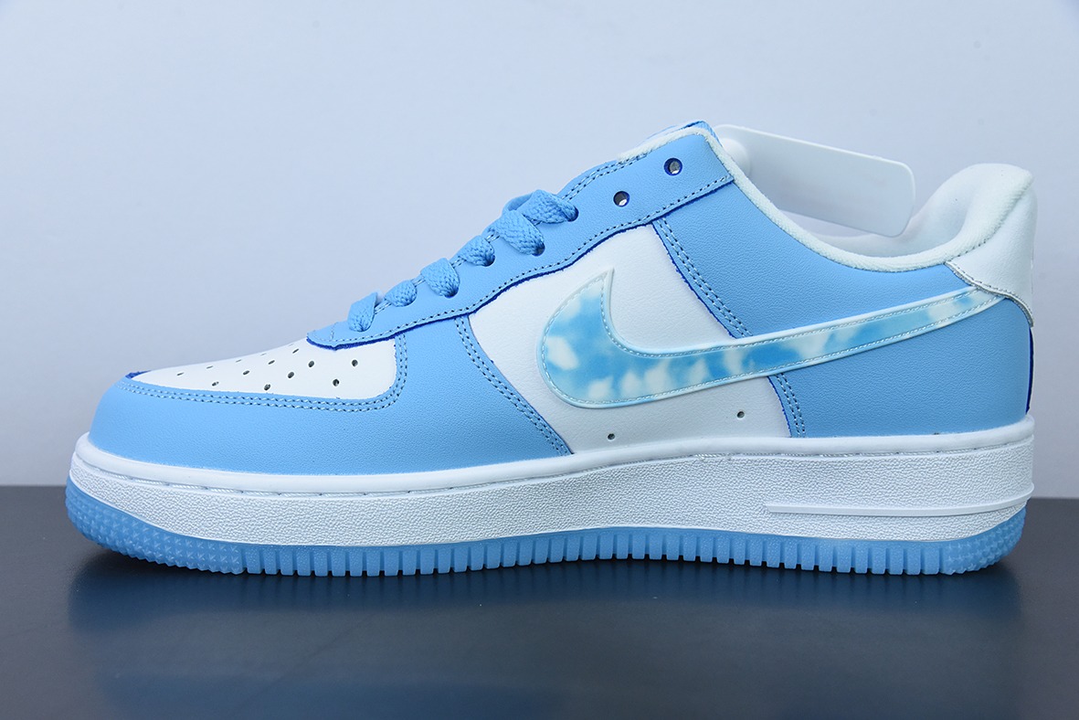 Nike Air Force 1 Low 蓝天白云 空军一号低帮运动休闲板鞋货号：DX2937-100