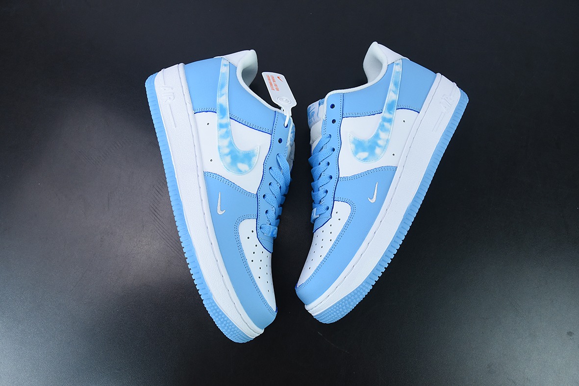 Nike Air Force 1 Low 蓝天白云 空军一号低帮运动休闲板鞋货号：DX2937-100