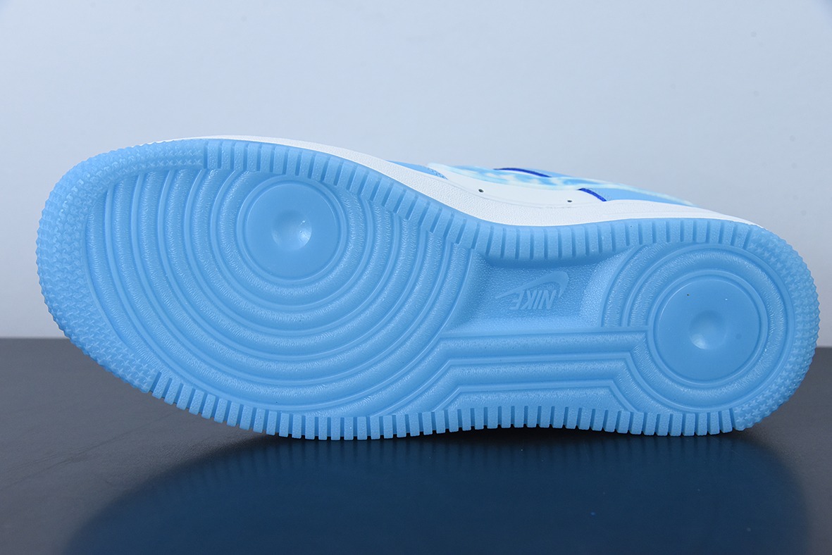 Nike Air Force 1 Low 蓝天白云 空军一号低帮运动休闲板鞋货号：DX2937-100