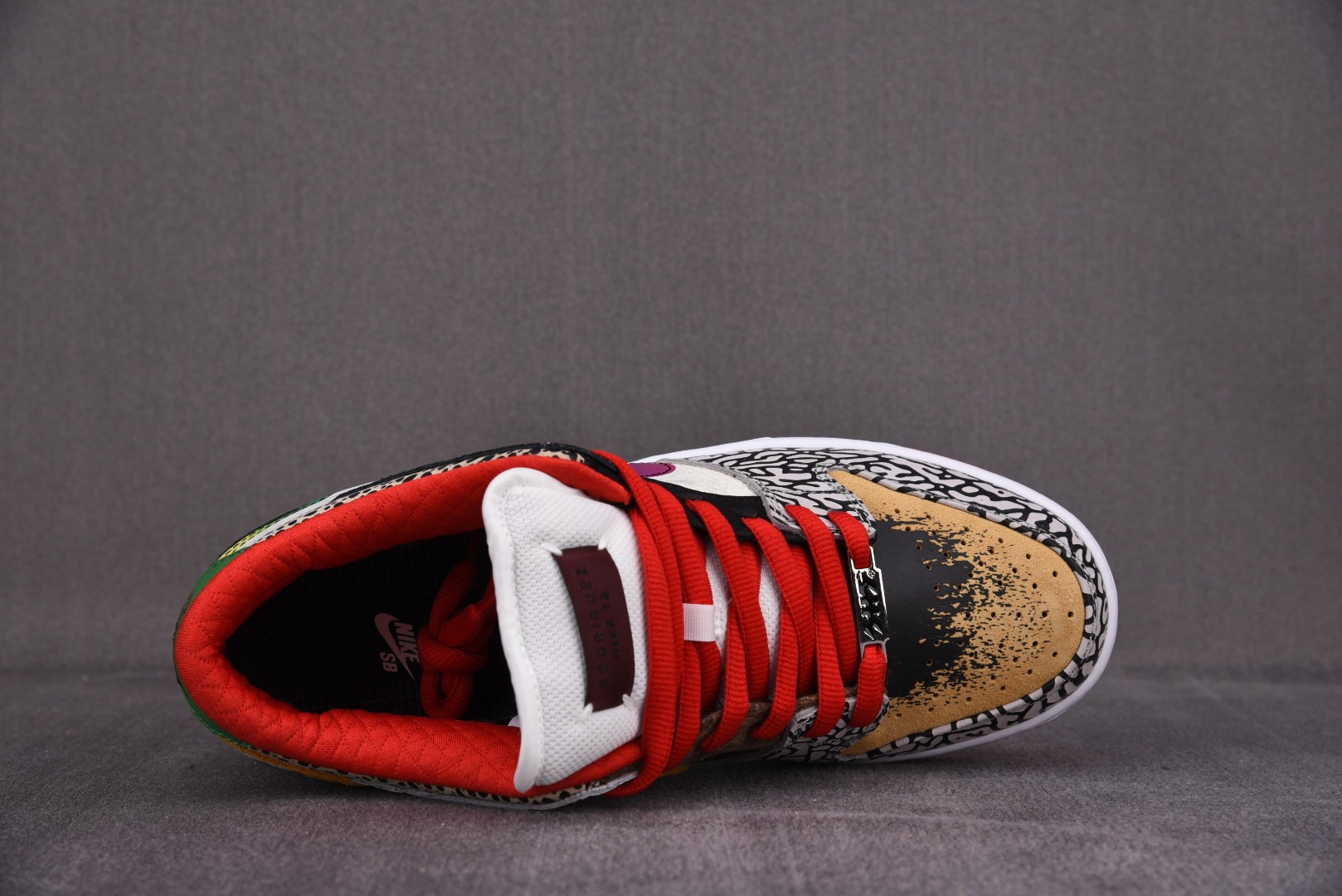 男码补货
Dunk彩色拼接 尺码：36-47.5

纯原版出品-SB Dunk Low What The