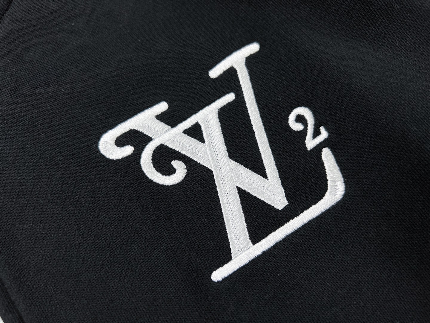 【新款上架】LouisVuitton 2022秋季新款前后刺绣字母LOGO长袖拉链外套+运动裤套装