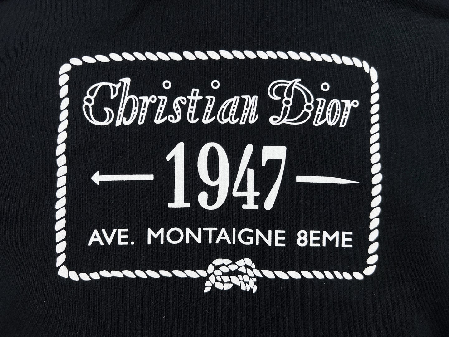 【新款上架】DIOR 2022秋季新款，“Christian Dior 1947”后背刺绣印花连帽运动衫