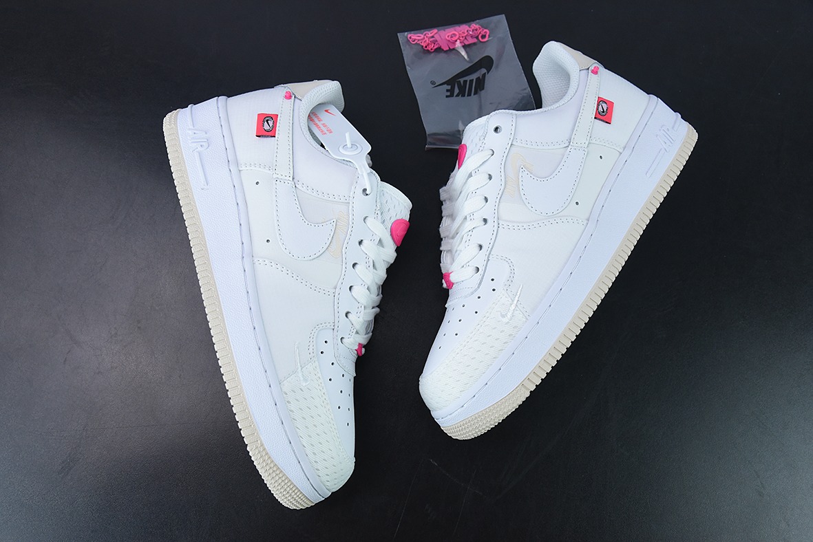 NK Air Force 1 Low 空军一号低帮百搭休闲运动板鞋 白粉拼接 货号：DX6061-111