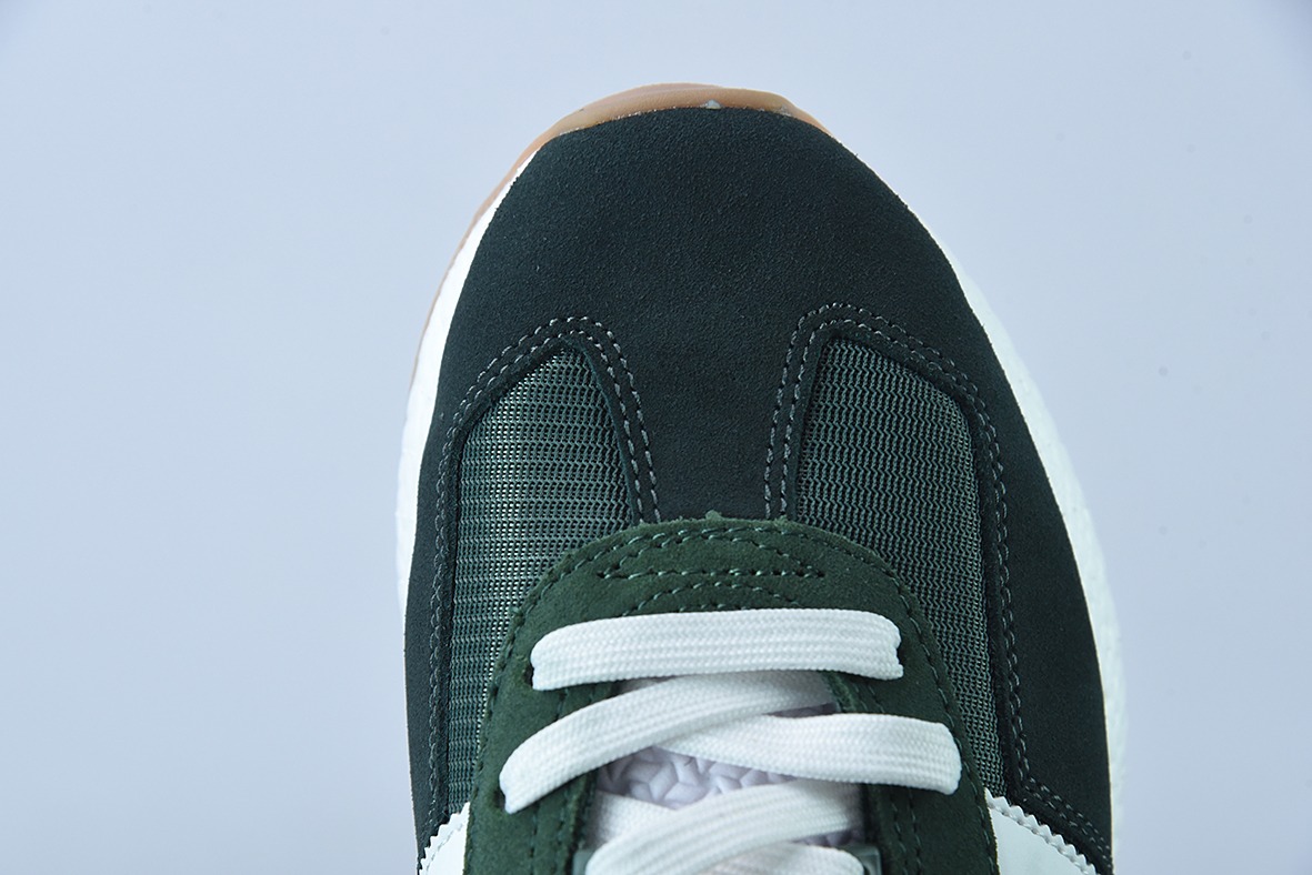 adidas Racing E5 Boost Prototype  速度轻盈复古系列 百搭透气运动慢跑鞋官方货号：GW6572