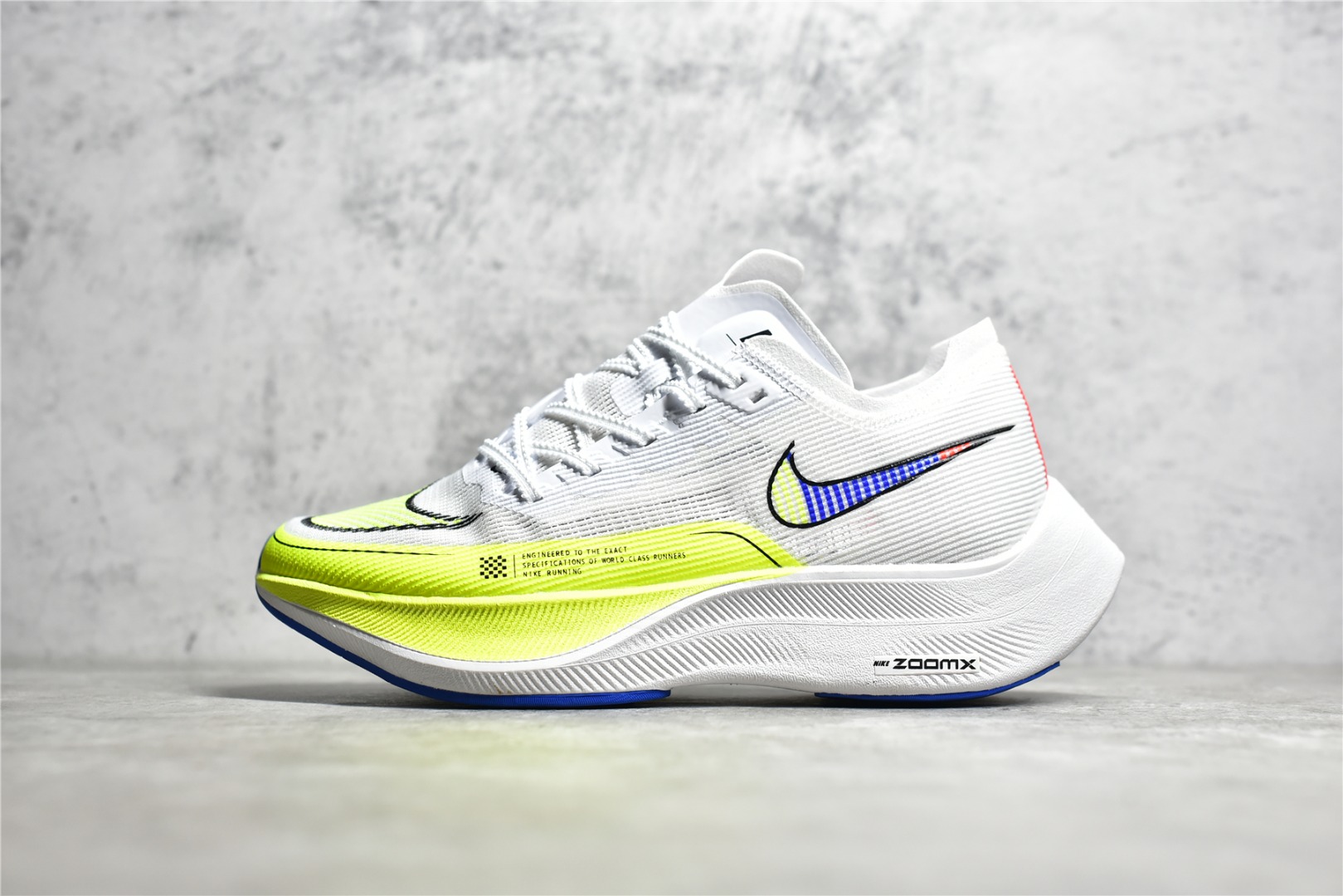 #公司级别 NK Zoom X Vaporfly Next% 马拉松跑步鞋二代 鞋面使用了全新 Vaporweave 科技，这种类似蝉翼的材质相比 Flyknit 更加轻薄透气，非对称的鞋带系统和泡棉护垫的加入令舒适度更高，采用醒目的绿色作为主色调，鞋头辅以超大的 Swoosh 点缀，再配上流线型外观设计 尺码：36 36.5 37.5 38 38.5 39 40 40.5 41 42 42.5 43 44 44.5 45-选品中心