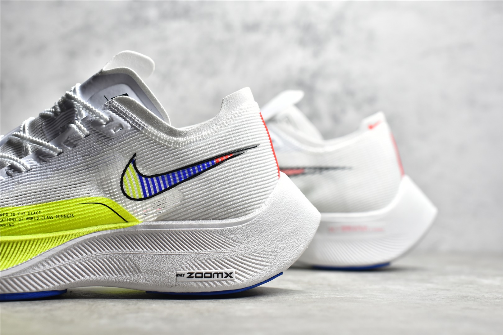 图片[7]-#公司级别 NK Zoom X Vaporfly Next% 马拉松跑步鞋二代 鞋面使用了全新 Vaporweave 科技，这种类似蝉翼的材质相比 Flyknit 更加轻薄透气，非对称的鞋带系统和泡棉护垫的加入令舒适度更高，采用醒目的绿色作为主色调，鞋头辅以超大的 Swoosh 点缀，再配上流线型外观设计 尺码：36 36.5 37.5 38 38.5 39 40 40.5 41 42 42.5 43 44 44.5 45-选品中心