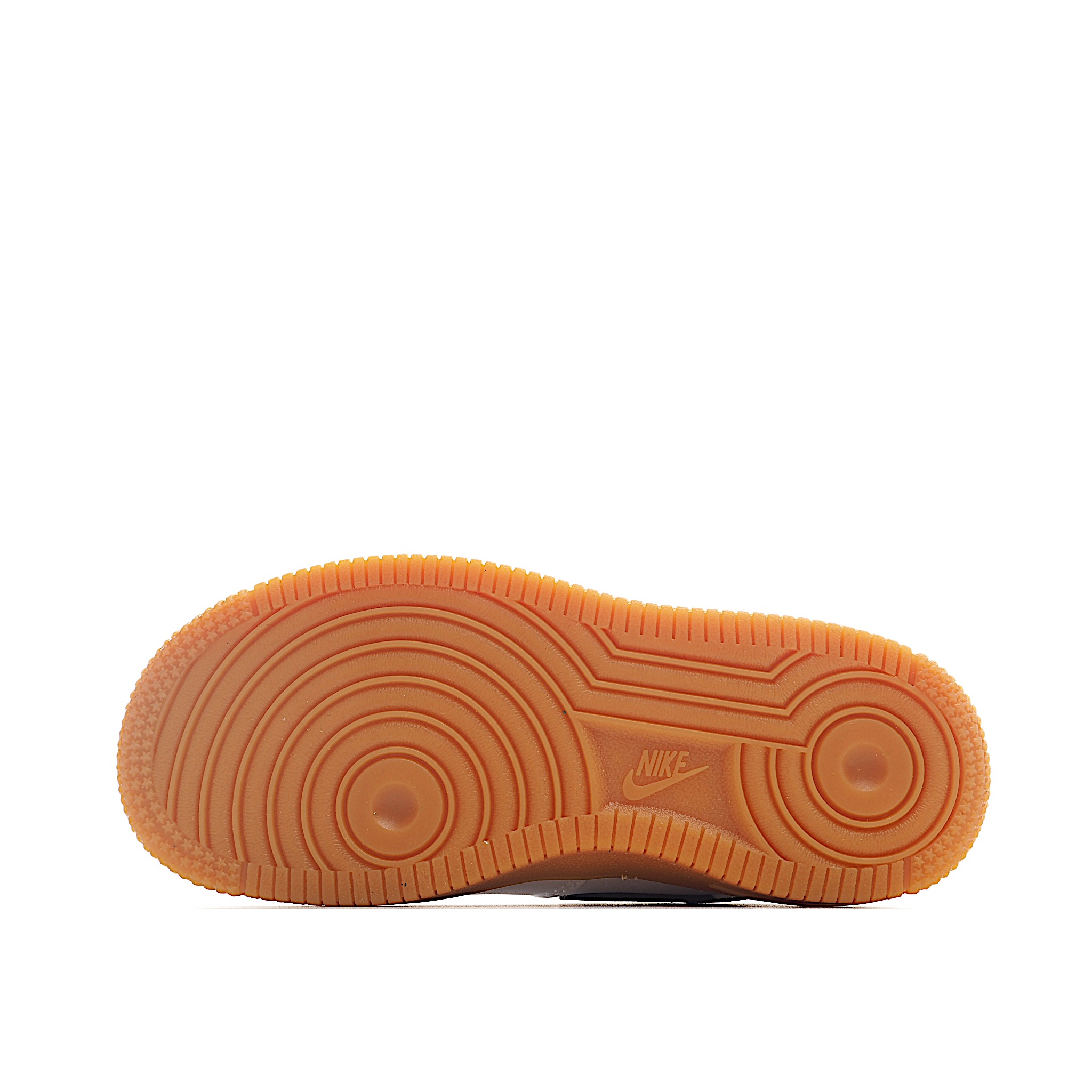 图片[6]-Nike Force 1 Low空军一号低帮儿童板鞋 Air Force 1于1982年推出，由Nike公 司的传奇设计师Bruce Kilgore设计，他摒弃了老旧的帆布鞋风格，突破性的使用内嵌式Air Sole气垫缓震系统，并将其与横跨复古与现代的外型结合，造就出风靡全球三十多年的Air Force 1,有了这个经典，您将获得耐用性，缓冲性和最佳的穿着舒适度。 货号：6100 尺码：22-37.5-选品中心