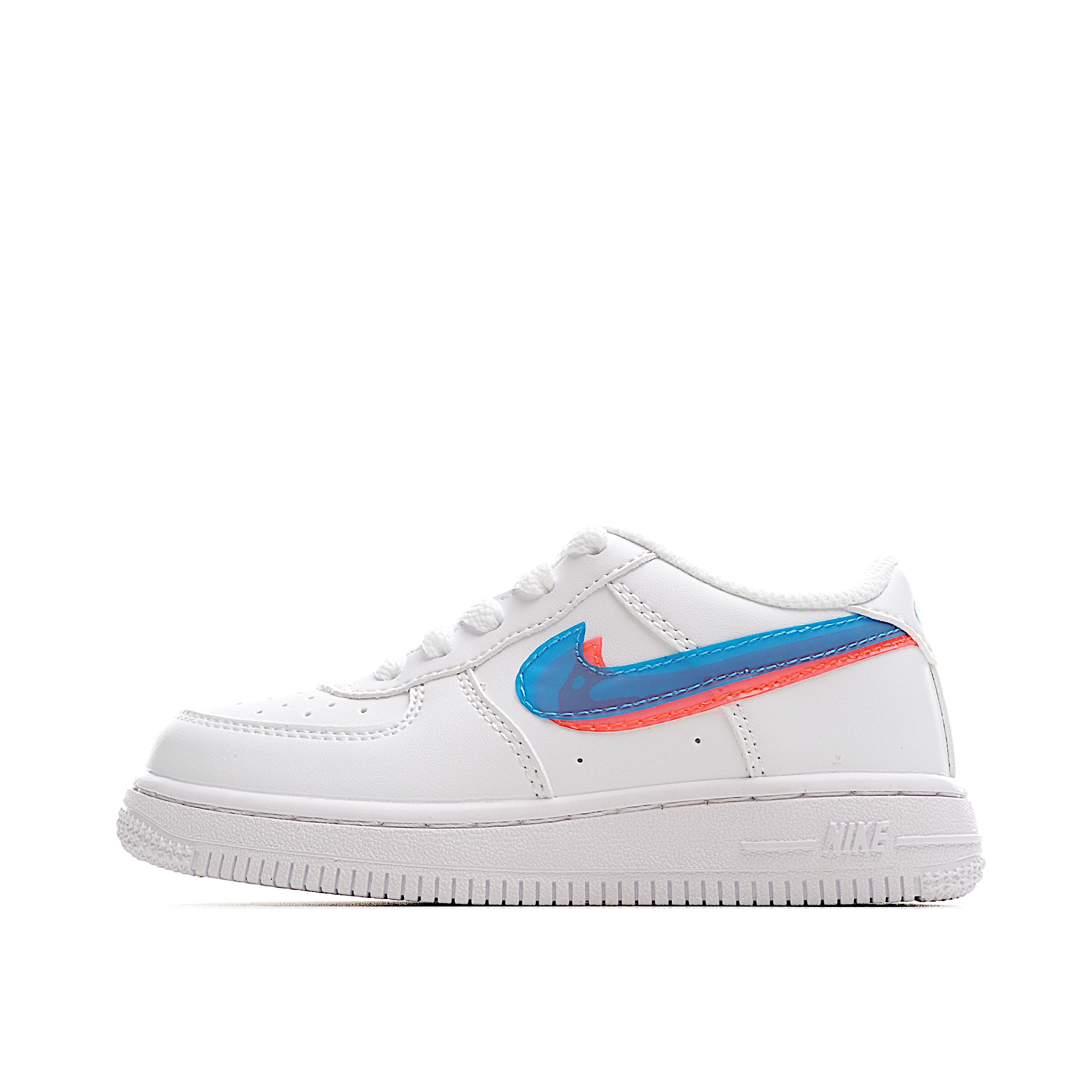 Nike Force 1 Low空军一号低帮儿童板鞋 Air Force 1于1982年推出，由Nike公 司的传奇设计师Bruce Kilgore设计，他摒弃了老旧的帆布鞋风格，突破性的使用内嵌式Air Sole气垫缓震系统，并将其与横跨复古与现代的外型结合，造就出风靡全球三十多年的Air Force 1,有了这个经典，您将获得耐用性，缓冲性和最佳的穿着舒适度。 货号：0100 尺码：22-37.5-选品中心