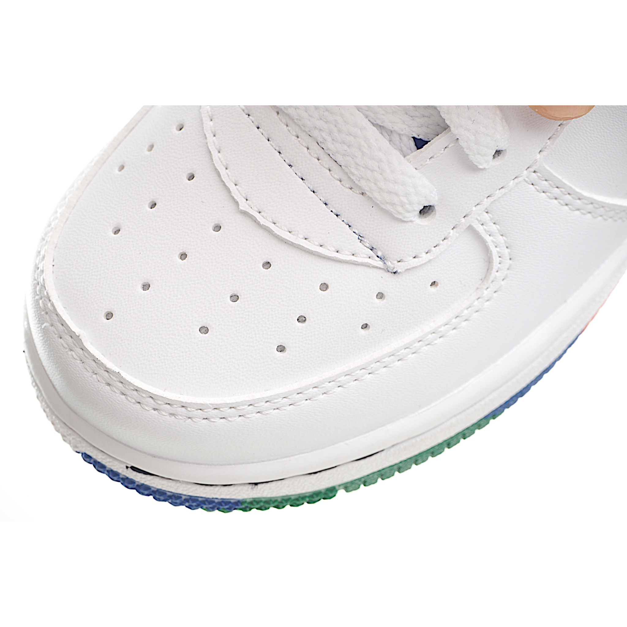 图片[7]-Nike Force 1 Low空军一号低帮儿童板鞋 Air Force 1于1982年推出，由Nike公 司的传奇设计师Bruce Kilgore设计，他摒弃了老旧的帆布鞋风格，突破性的使用内嵌式Air Sole气垫缓震系统，并将其与横跨复古与现代的外型结合，造就出风靡全球三十多年的Air Force 1,有了这个经典，您将获得耐用性，缓冲性和最佳的穿着舒适度。 货号：2100 尺码：22-37.5-选品中心