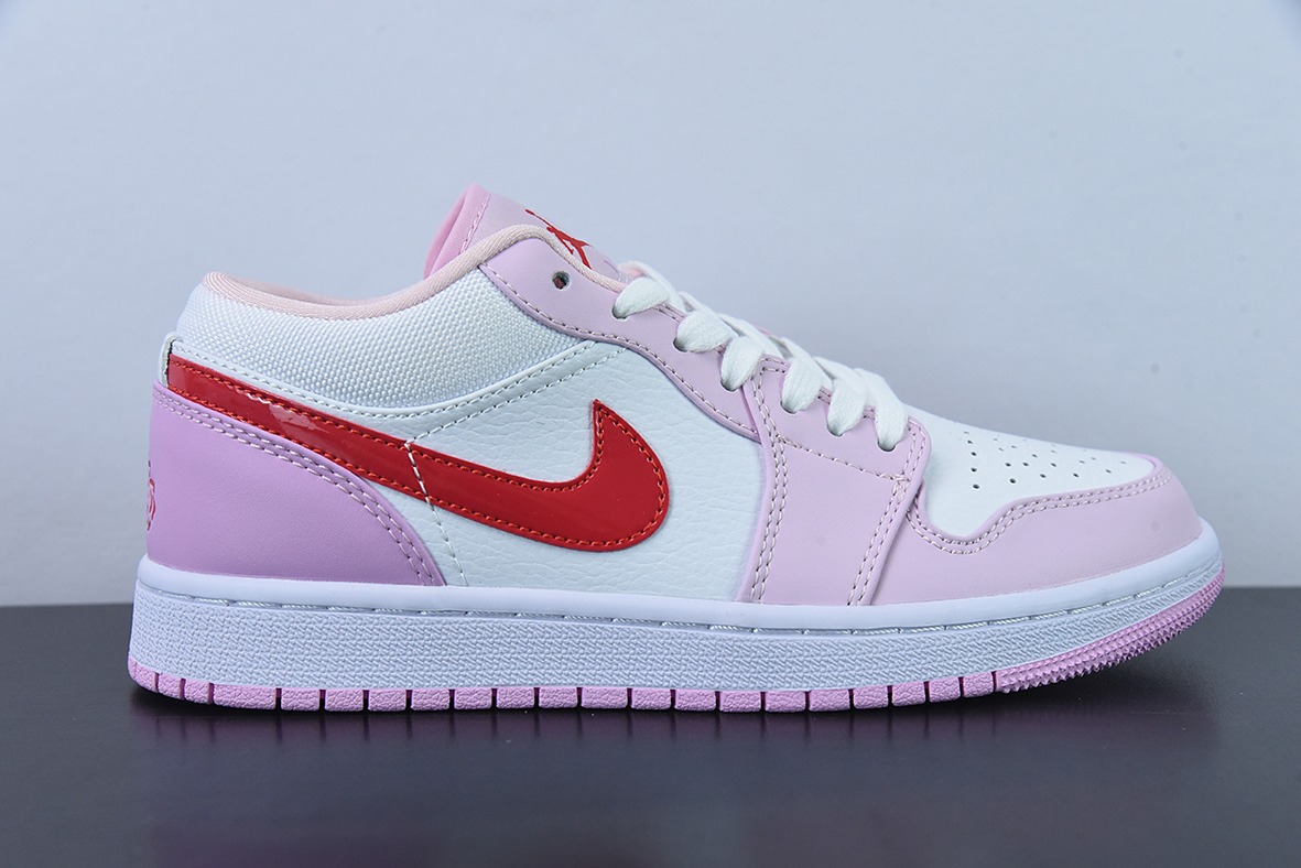 NK  Air Jordan1 Low AJ1乔丹一代低帮白粉红勾女款低帮板鞋 货号：DR0758-170