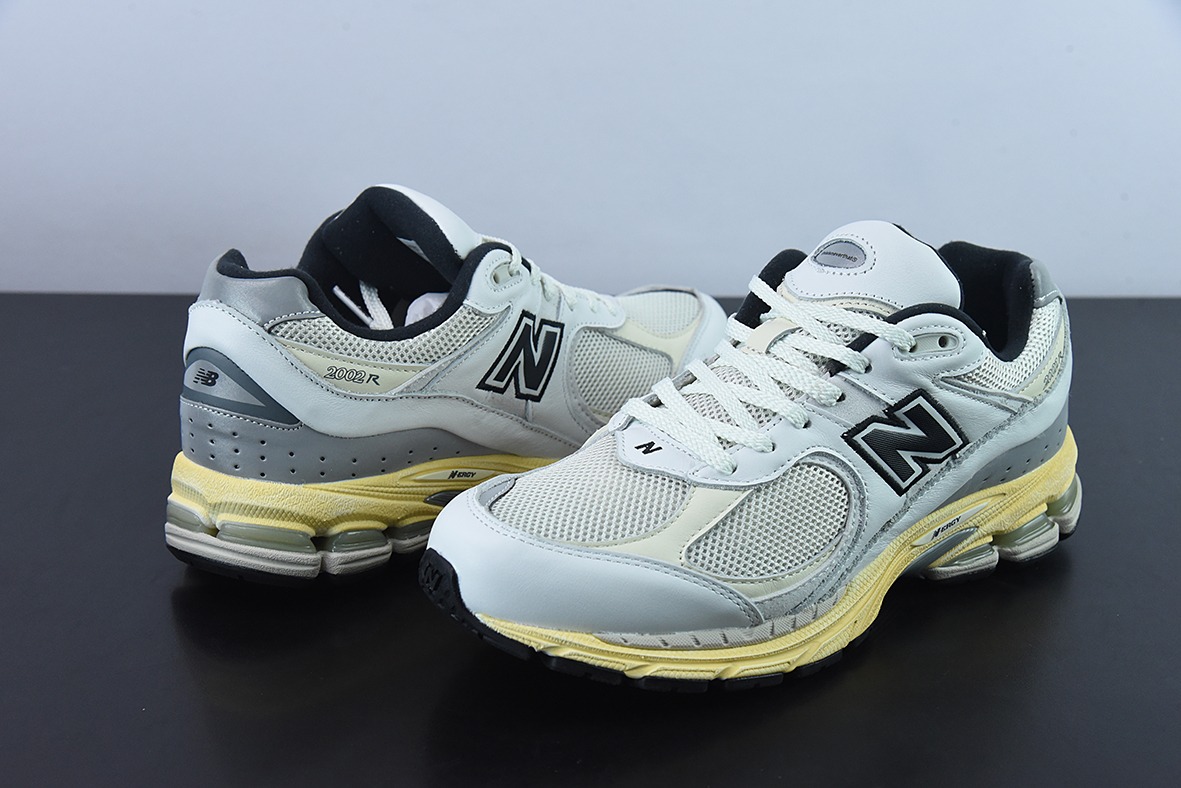 This is neverthat x New Balance 新百伦 ML2002RT 联名款复古休闲跑步鞋