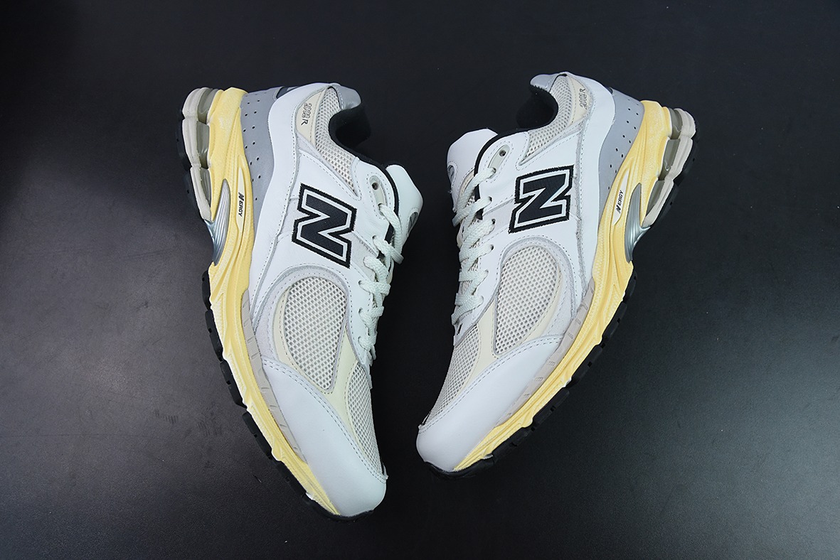 This is neverthat x New Balance 新百伦 ML2002RT 联名款复古休闲跑步鞋