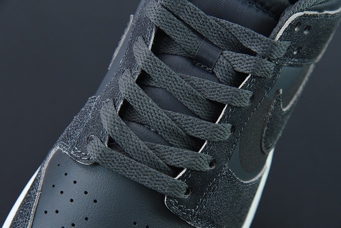 耐克 SB Dunk Low"Iron Grey"扣篮系列低帮休闲运动滑板板鞋“碳灰双钩3M”货号DQ7681-001