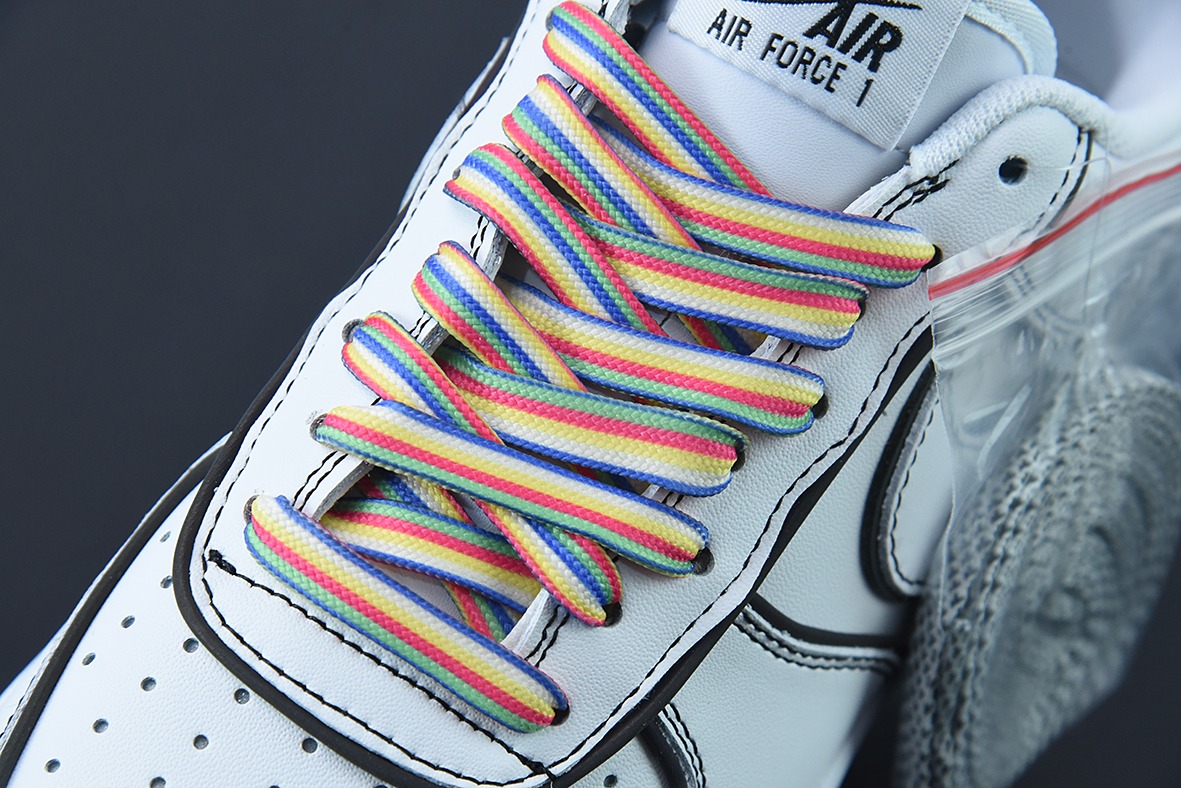 Nike Air Force 1 AF1 空军一号/低帮 白黑 彩虹鞋带  3M反光版货号：GU6936-599