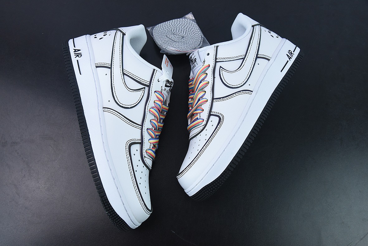 Nike Air Force 1 AF1 空军一号/低帮 白黑 彩虹鞋带  3M反光版货号：GU6936-599