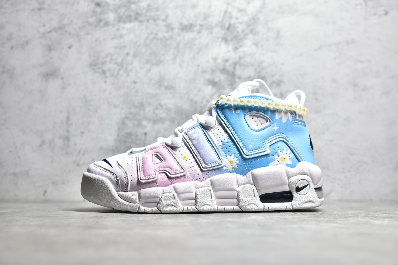 I0 纯原版本 Nike Air More Uptempo GS 520主题 渐变小雏菊高帮复古篮球鞋女款 蓝粉