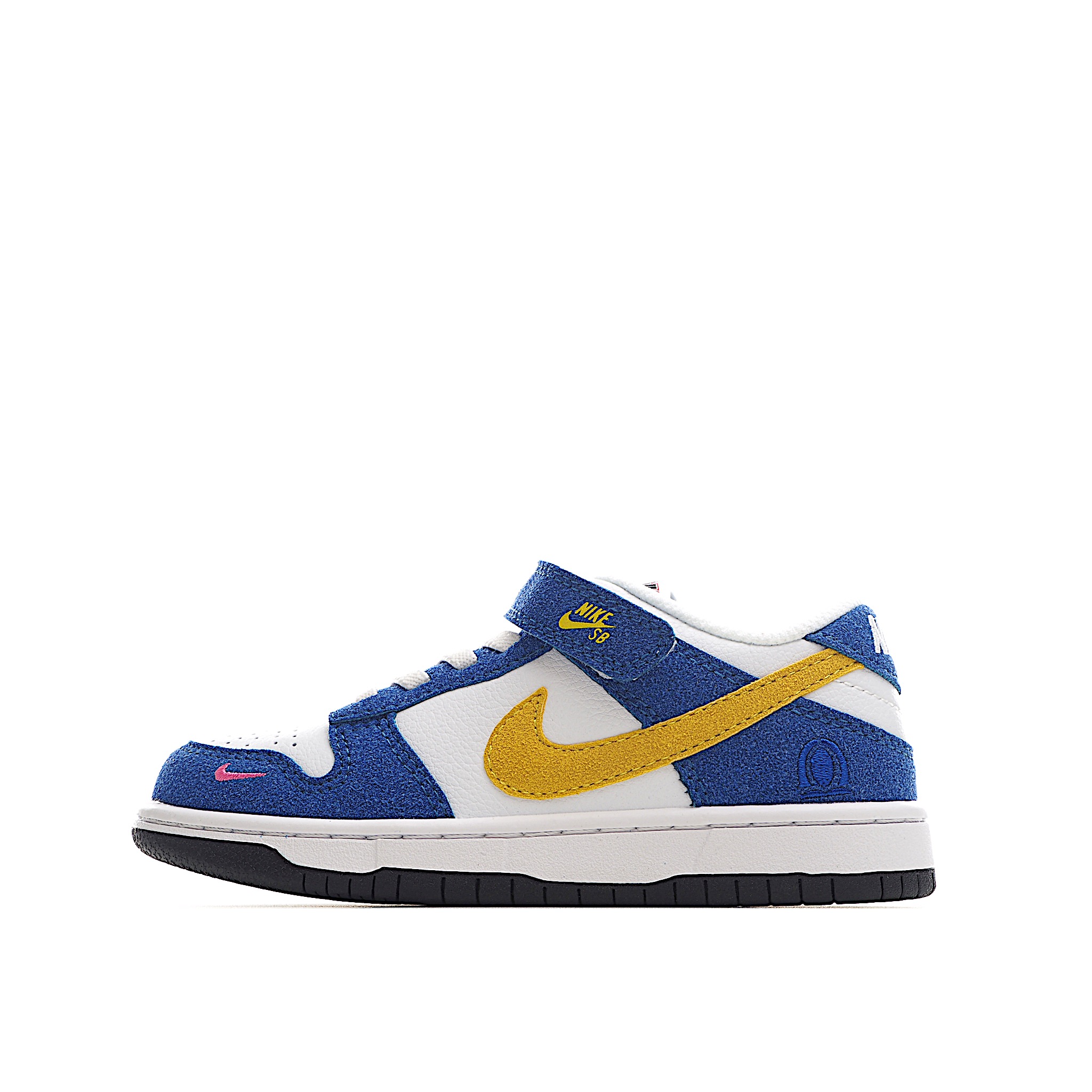 NO:339092,Nike Dunk Low sports shoes are now back with durable leather, classic shoe shape and outstanding texture to welcome the love of the new generation. This classic sports shoes use high-quality leather uppers to shape the outstanding appearance and extraordinary foot feel, highlighting the style of the 1980s. Modern footwear technology has made the comfort experience jump to a new level. Dunk, born in 2000, is popular all the time with its unique academy color scheme, set off a fashion trend and eventually swept the world, becoming a timeless classic. Item number Size 24-37.5, special price, sneakers,19860909Nike Dunk Low运动童鞋现携耐穿皮革、经典鞋型和出众质感强势回归,迎接新生代之爱.这款经典运动鞋款采用优质皮革鞋面,塑就出众外观和非凡脚感,彰显80年代风范,现代鞋类技术令舒适体验跃升至全新境界.诞生于 年的Dunk凭借其独特学院配色风靡一时,就此掀起时尚风潮,并最终席卷全球,成为历久不衰的经典之作. 货号 尺码24-37.5,特价款,sneakers,,Children's