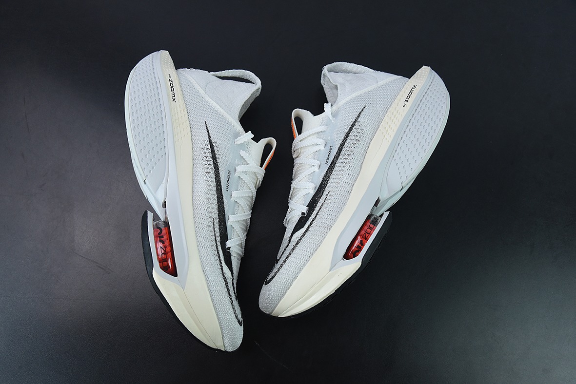 Nike Air Zoom Alphafly NEXT% 2 Proto 马拉松3.0高性能跑鞋/白黑DJ6206-100