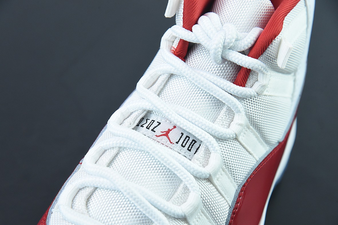 Air Jordan 11 Retro " Cherry " AJ11乔11 白红男士高帮运动鞋  货号：CT8012-116