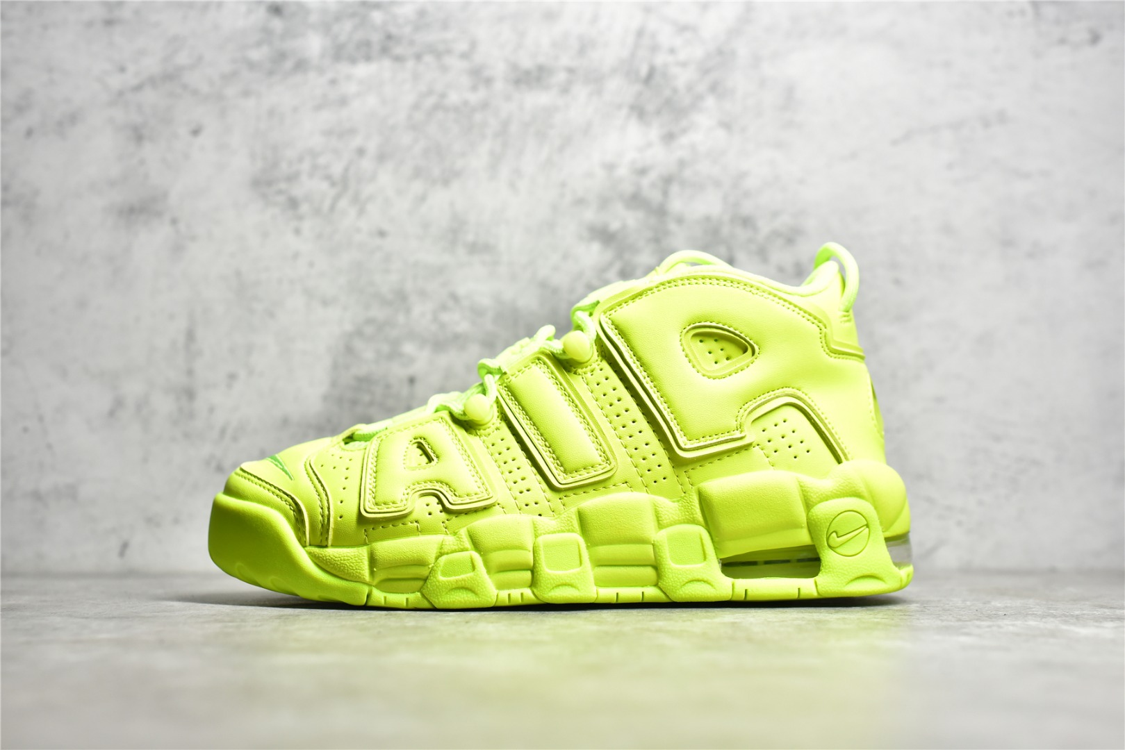 I0 强烈推荐自留上脚纯原版本 NK Air More Uptempo”Volt”皮蓬复古篮球鞋 荧光黄 大Air