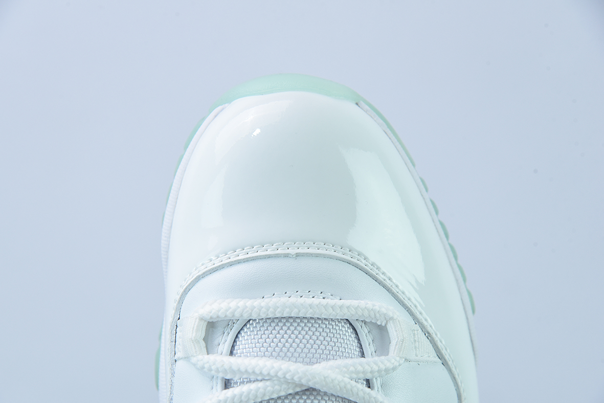 Air Jordan 11 Retro Low 低帮传奇蓝低帮男士运动鞋 货号：AV2187 117