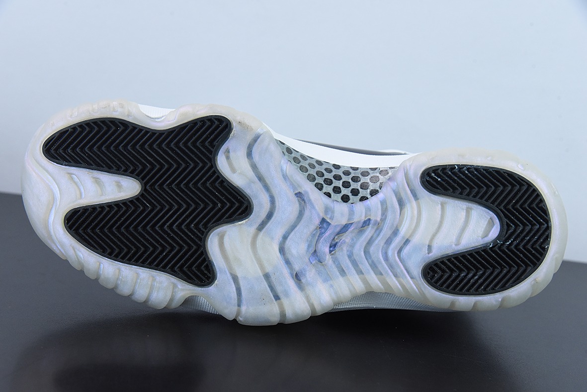 Air Jordan 11 Retro Low 变色龙低帮男士运动鞋 货号：528895-145