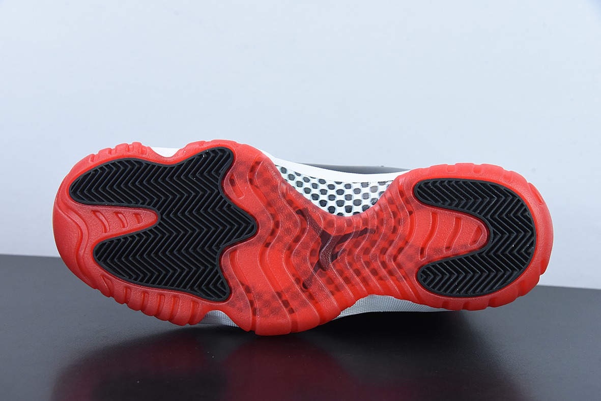 Air Jordan 11 Bred 高帮男士篮球鞋 黑红 货号：378037 061