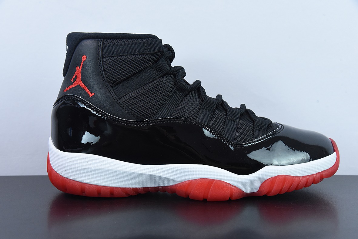 Air Jordan 11 Bred 高帮男士篮球鞋 黑红 货号：378037 061