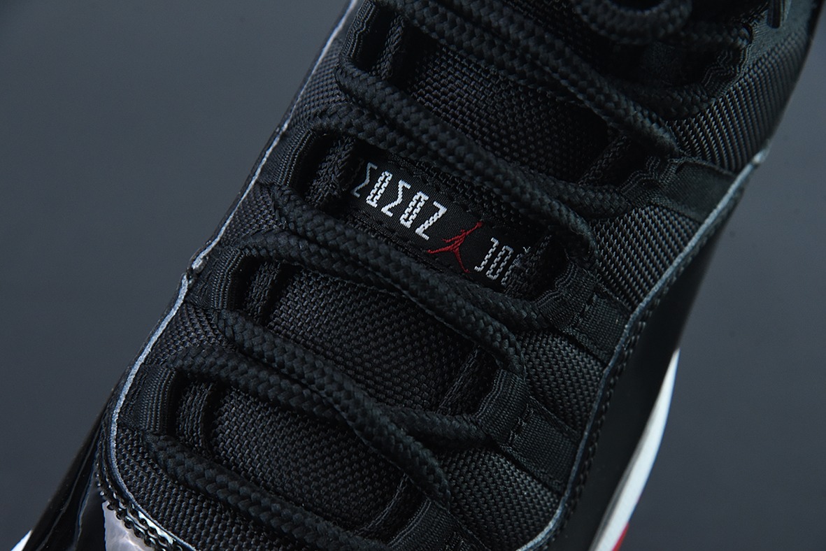 Air Jordan 11 Bred 高帮男士篮球鞋 黑红 货号：378037 061