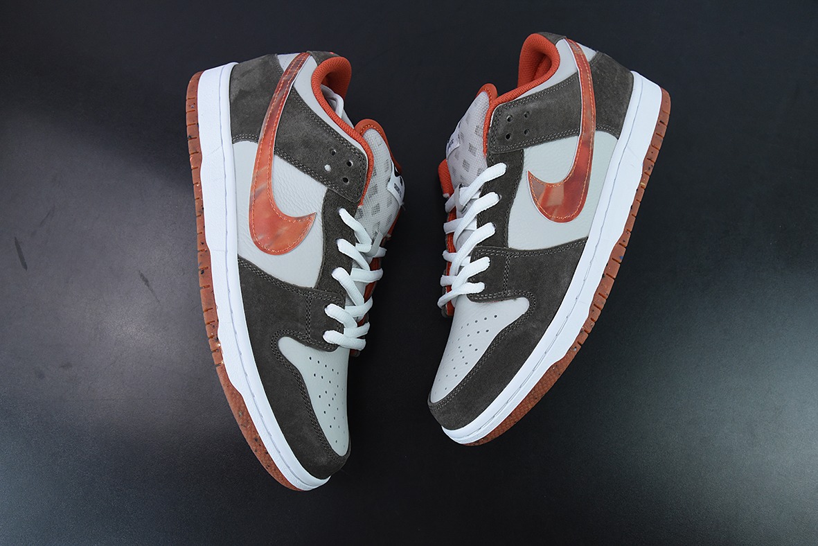Nike SB Dunk Low Pro “涂鸦墙”复古低帮休闲运动滑板板鞋 货号：DH7782-001