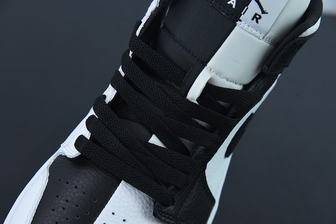 Air Jordan 1 Mid  “黑白阴阳”中邦系列篮球鞋 货号：DR0501 101