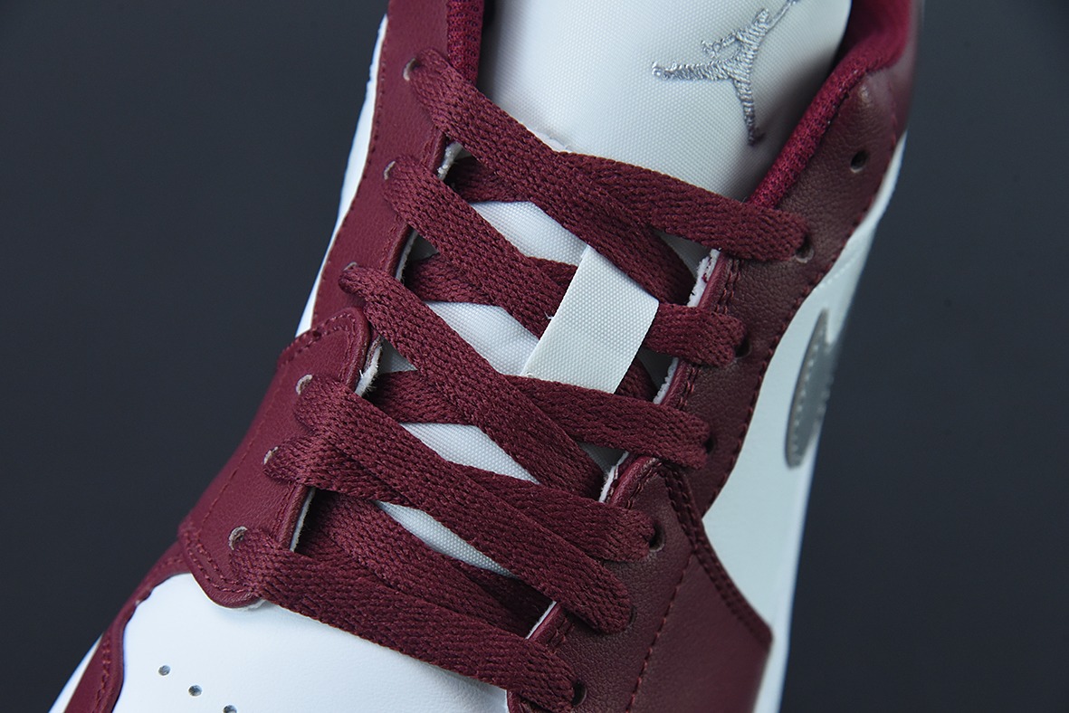 Air Jordan 1 Low “Bordeaux”白酒红银勾低帮休闲板鞋 货号：553558 615