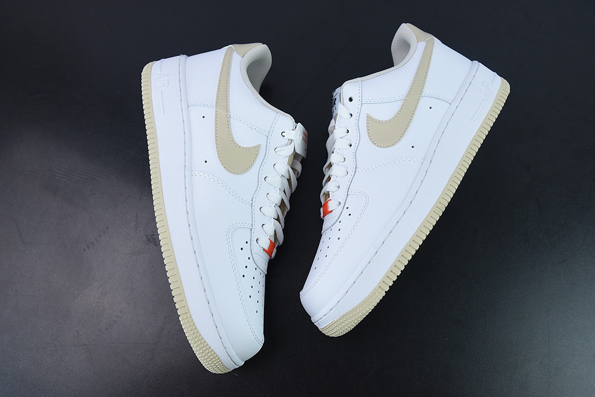 NK Air Force 1 Low 空军一号低帮百搭休闲运动板鞋 白卡其 货号：DZ2771-121